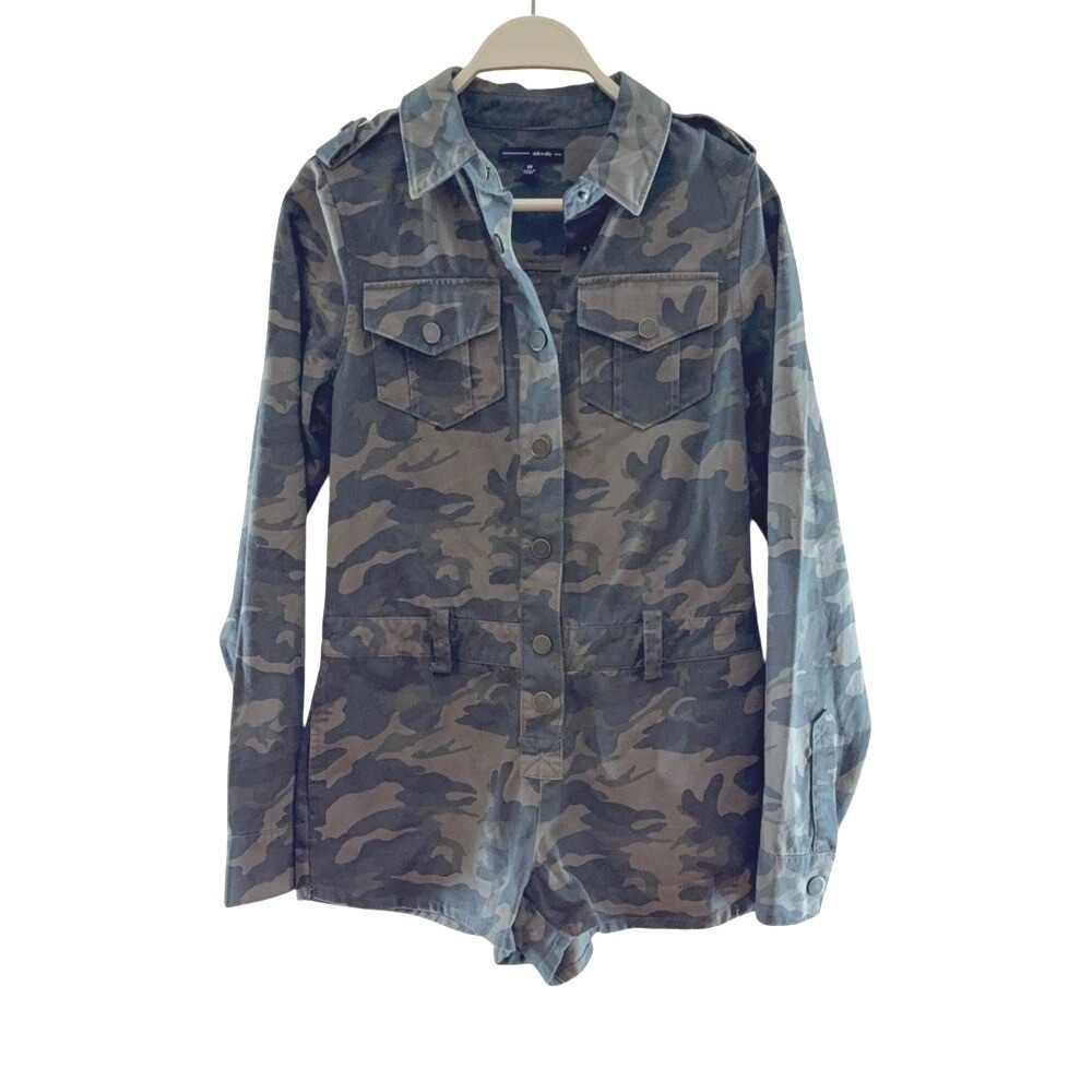 Dolce Vita  "Command the Room" in the Dolce Vita Camo Utility‎ Romper Sz XS